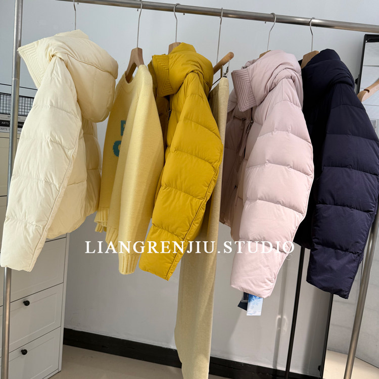 连帽纯色舒适保暖羽绒服