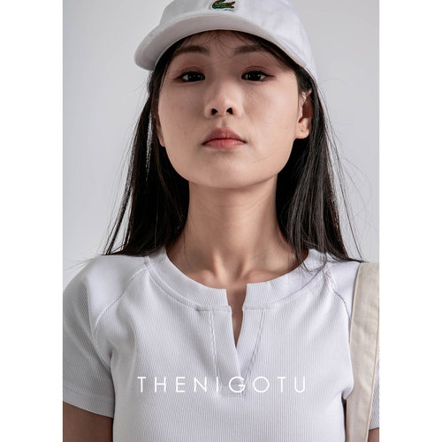 DOROTHY丨V领修身短袖T恤女打底衫2025夏季新款休闲百搭螺纹上衣