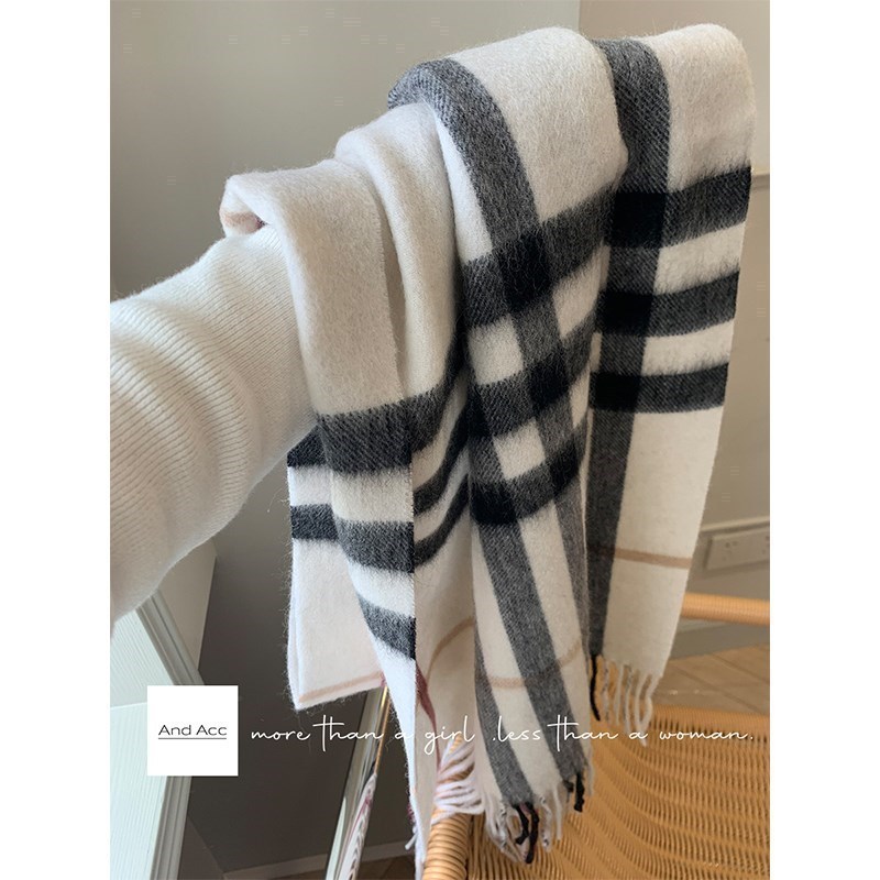 Coex Mall 首尔 ◆经典奶huhu福利~韩国白色格子羊毛围巾格纹围脖
