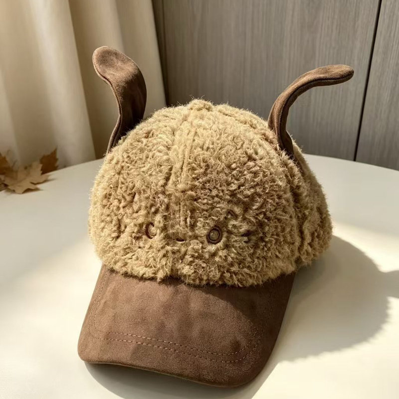 兔耳朵毛绒鸭舌帽子女秋冬显脸小