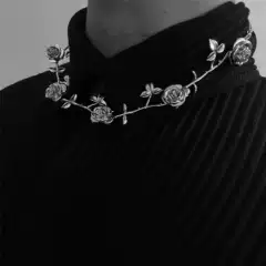 Mourning Rose Necklace for the Wealthy Second-Generation Erd, Vintage-Style Women's Necklace, Ins Niche Design, Simple and Light Luxury Women's Clavicle Chain