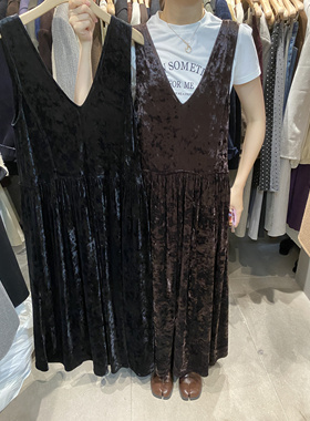 GG家实体店LASCELULA纯色印花V领气质丝绒背心连衣裙7839