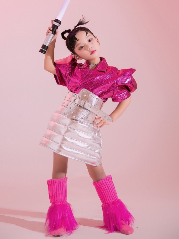 女童科技感潮服元宇宙风模特走秀朋克赛博粉色未来风儿童演出服酷