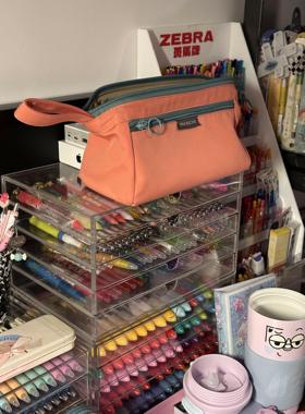 MANCHE原创橘红拼接笔袋大容量立体尼龙桌面收纳化妆包学生文具盒