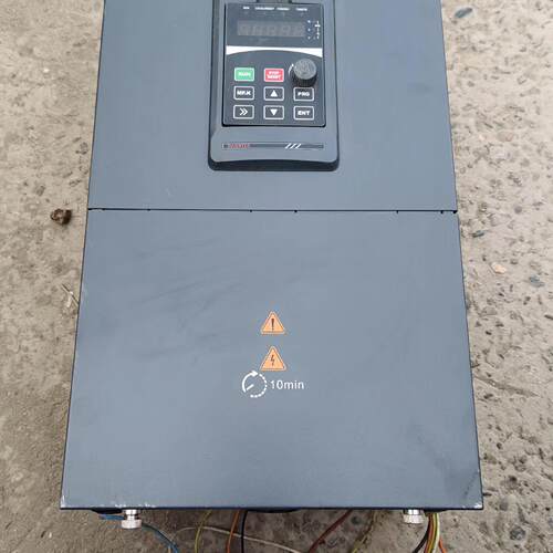 VM1000B-4T030G/037P SAJ三晶变频器 工业工控调速设备议价维修