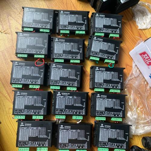 2DM542 两相步进电机驱动器 自动化工业控制驱动模块议价维修