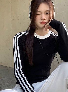 彪码2025新款三条杠黑色正肩t恤条纹打底修身显瘦辣妹上衣长袖女