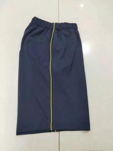 新款定做夏季中小学生校服裤子深藏蓝色加一根黄色细条杠五分短裤