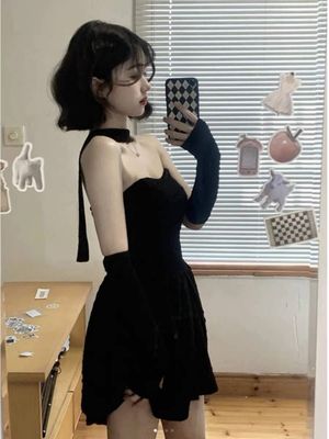 纯欲风一字肩法式连衣裙