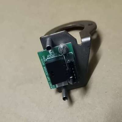 一款来自Applied Materials的工业设备配件，型