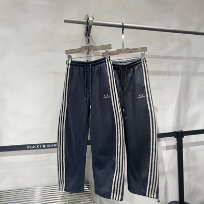 潮三条杠阔腿弯刀裤休闲运动卫裤