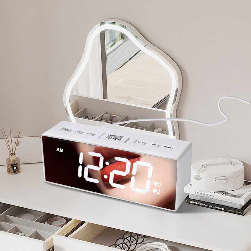 新款直销智能FM调频收音机时钟LED镜面时钟学生贪睡闹钟大字多功