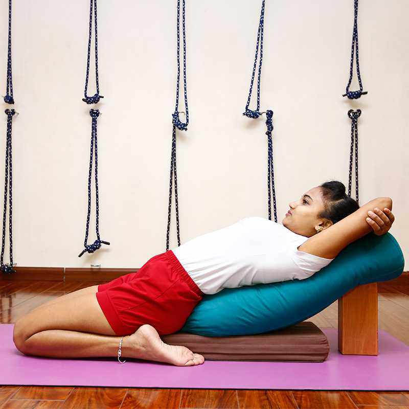 新款直销瑜伽抱枕圆柱抱枕 艾扬格瑜伽抱枕 孕妇抱枕棉花瑜伽用品