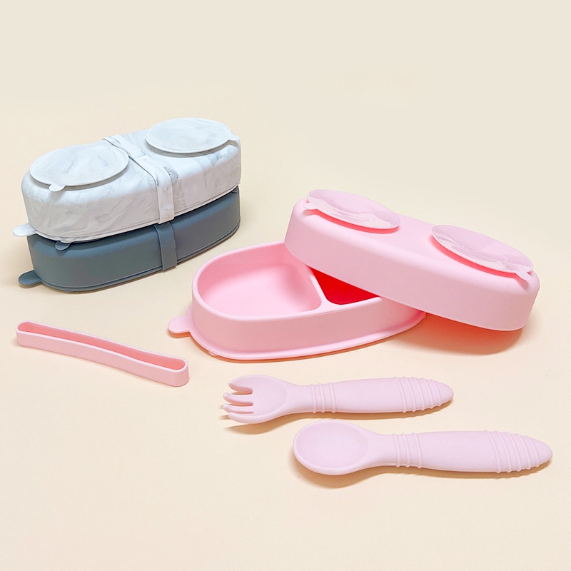 新款直销爆款硅胶餐盘儿童双拼分格餐具便携硅胶碗婴儿带盖分隔吸