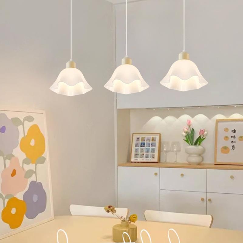 新款直销餐厅吊灯现代简约创意灯具小红书奶油风吊灯三头餐桌饭厅