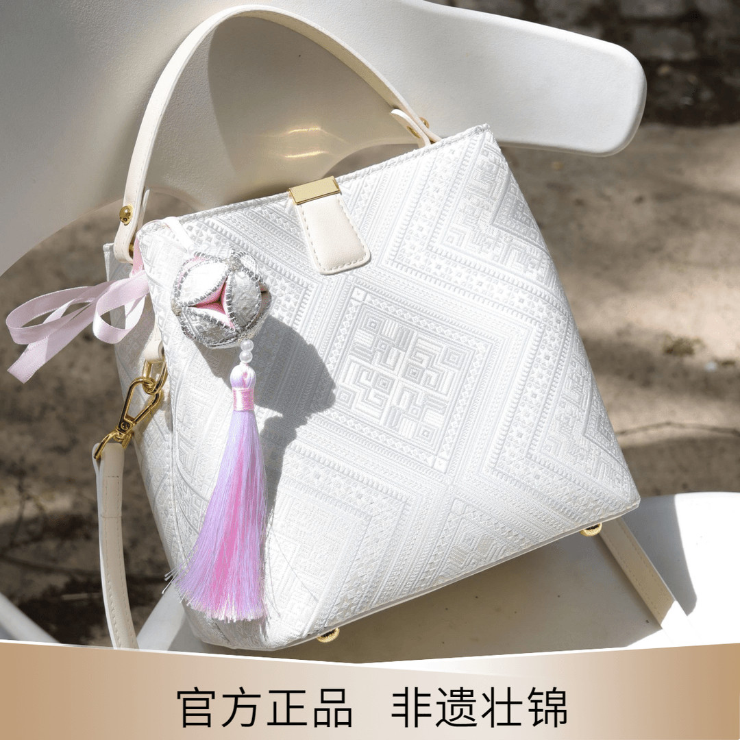广西非遗壮锦水桶手提斜挎单肩壮锦包包时尚百搭民族风新中式23图片