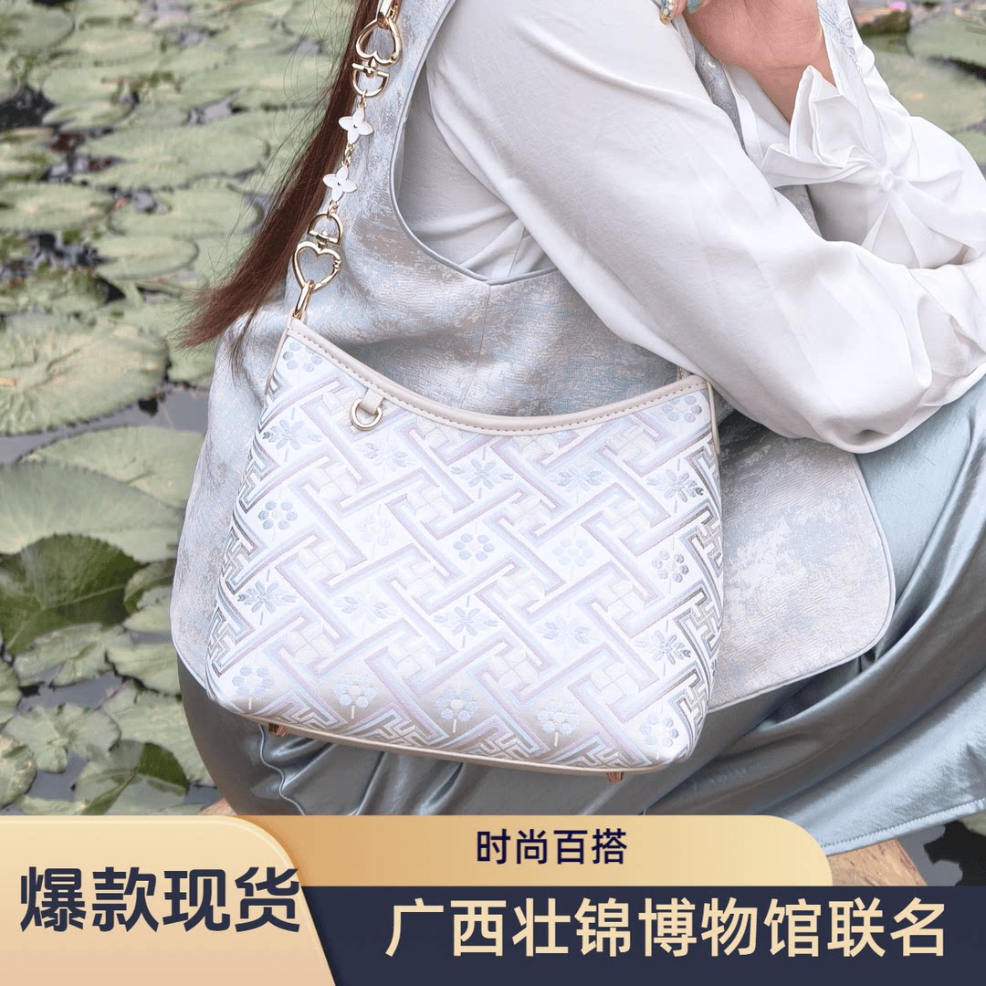 广西非遗壮锦包包女2026新款高级中号流浪包大容量单肩斜挎包34图片