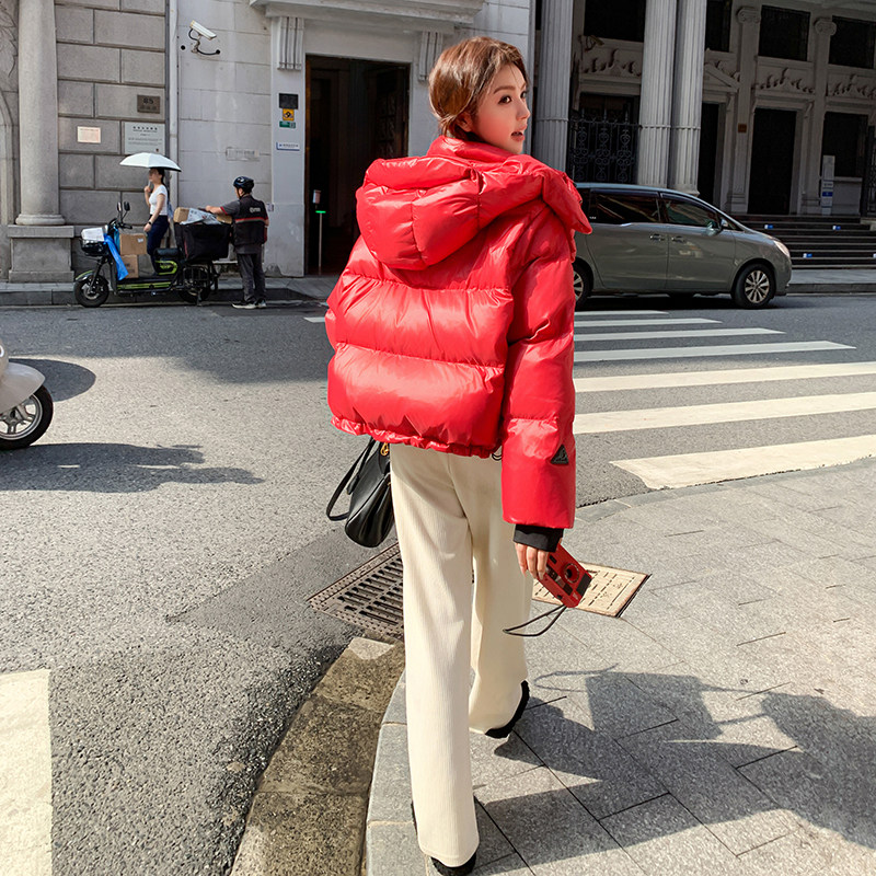 红色短款羽绒服女冬2024新款小个子时尚连帽加厚白鸭绒面包服外套,女装羽绒服,浙宝237