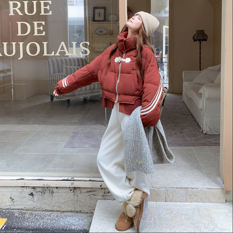 爆立领两条杠牛角扣简约25冬50鸭绒羽绒短款ZB237-2555-p245-k375,女装羽绒服,浙宝237 爆立领两条杠牛角扣简约25冬50鸭绒羽绒短款ZB237-2555-p245-k375,女装羽绒服,浙宝237