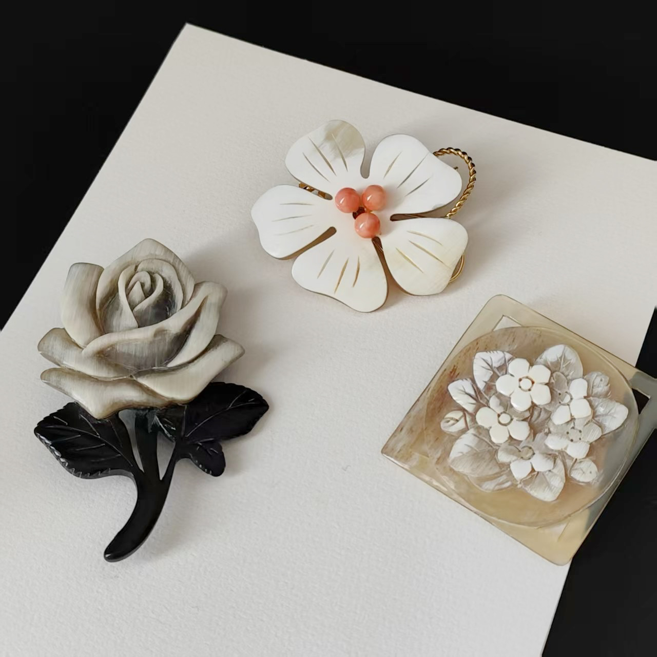 天然角雕宝石胸针日本回流中古四叶草玫瑰古着老货孤品Vintage