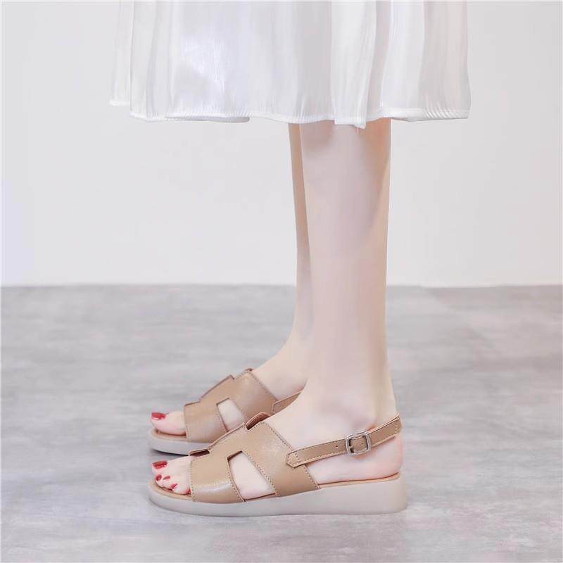 真皮牛筋底软底凉鞋女2025年新款夏季时装洋气轻便平底舒适妈妈鞋