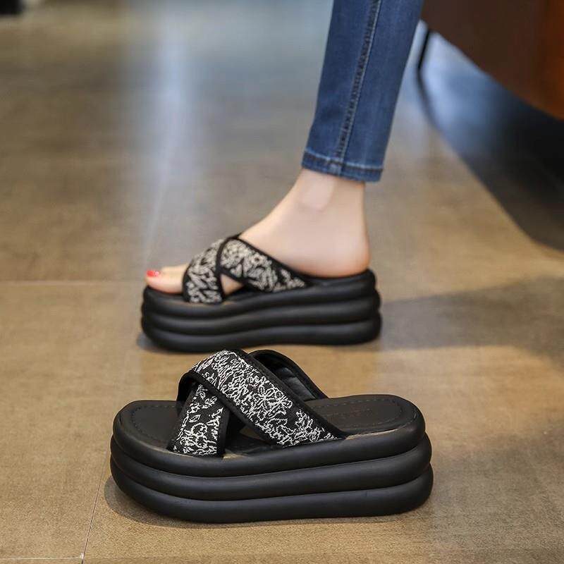 厚底外穿百搭凉拖女2025夏季新款小个子松糕高跟增高防滑沙滩凉鞋