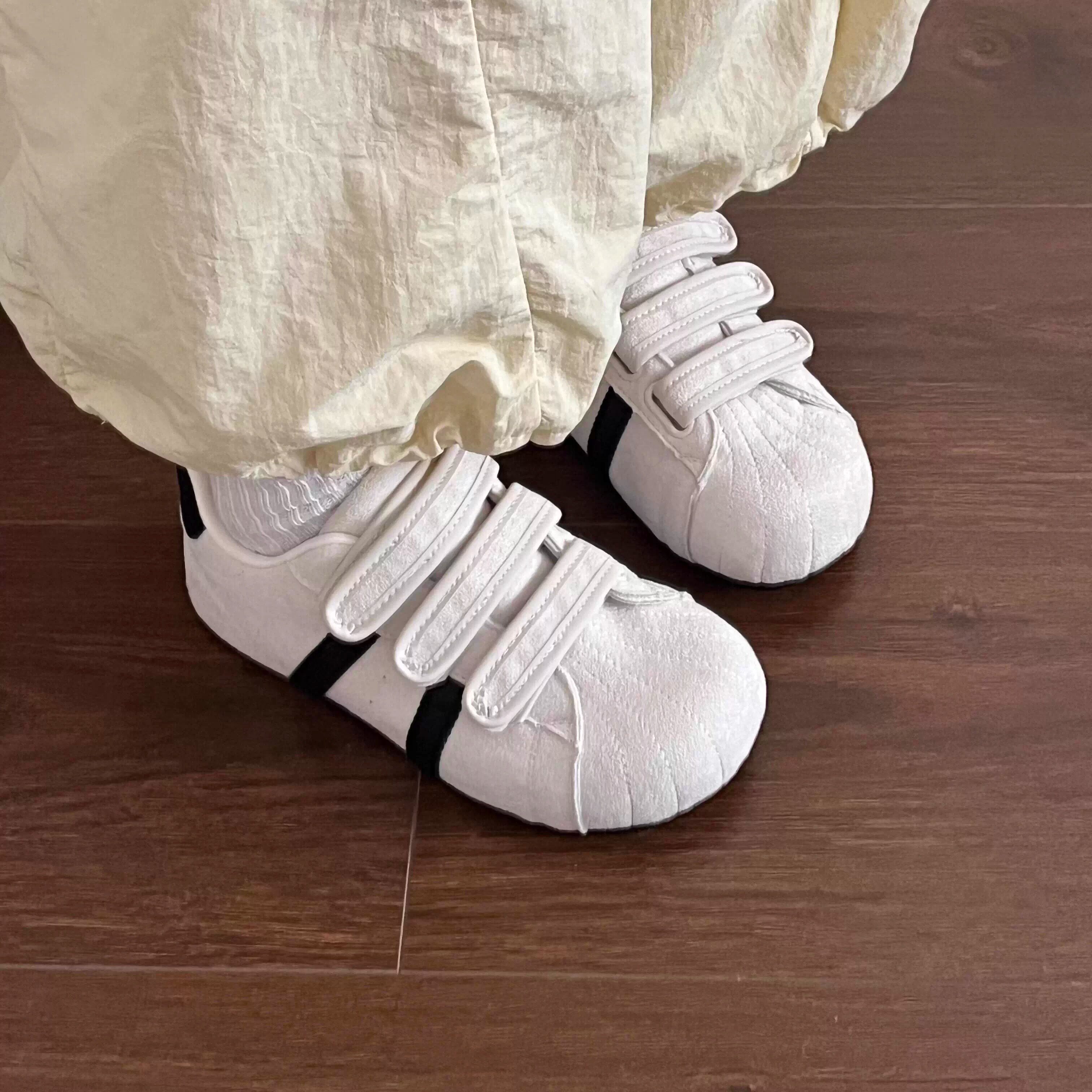 少女感可爱日系丑萌大头鞋女2025新款小众chic百搭学生魔术贴板鞋