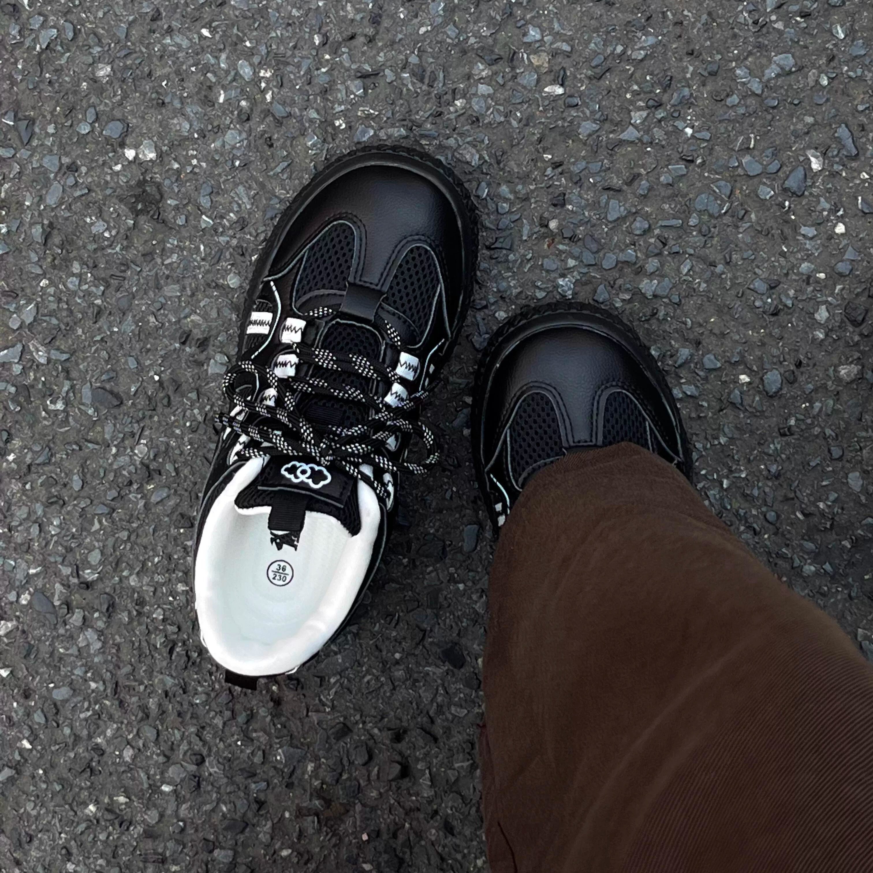 山系户外风全黑色复古德训鞋子女2026新款chic百搭韩系学生小黑鞋