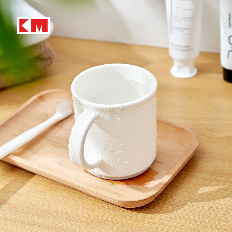 日本KM白色简约漱口杯家用塑料刷牙杯儿童牙刷杯子情侣浴室洗漱杯
