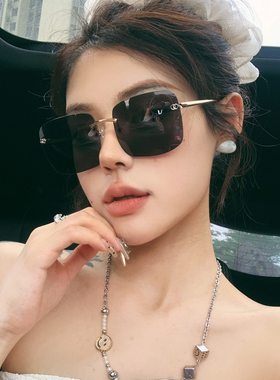 复古银色金属老钱风2025新款太阳镜女款欧美辣妹显脸小高级感墨镜