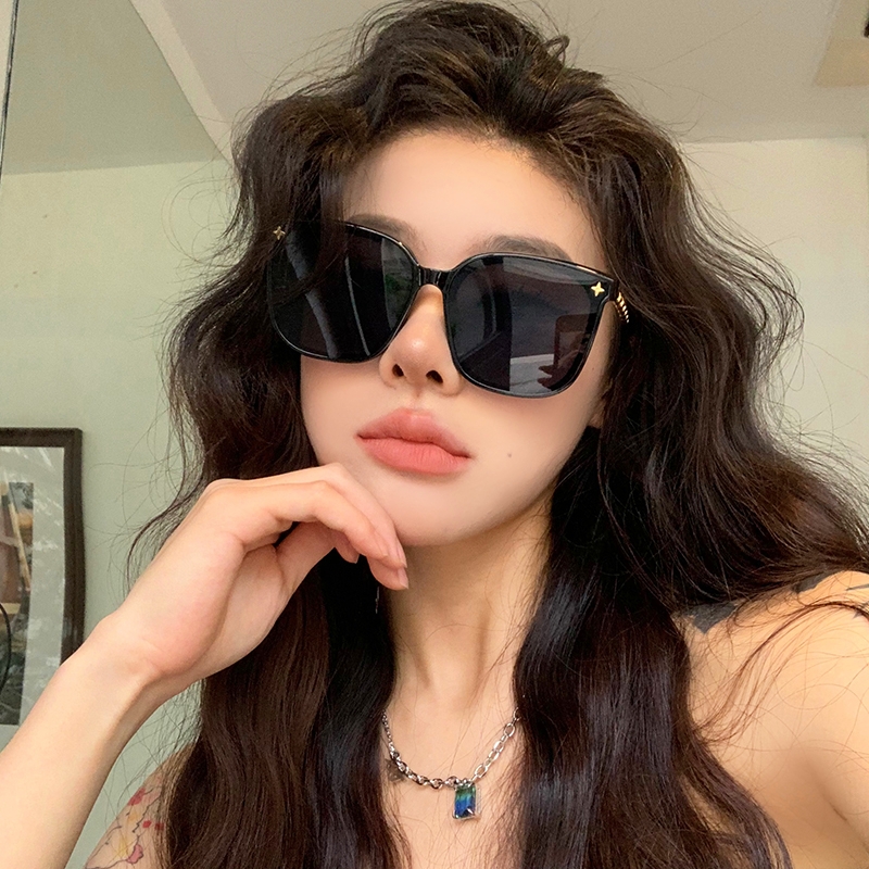 桔里防紫外线方形气质女太阳镜