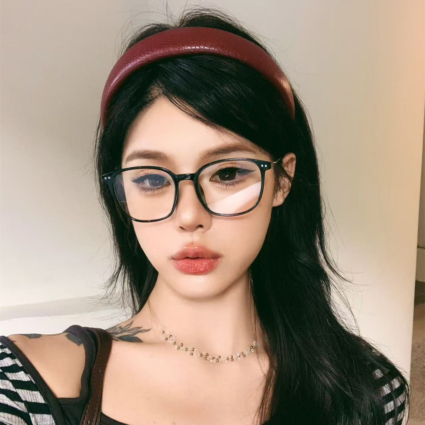 复古新款时尚金属镜腿平光镜女高级感百搭黑框防蓝光可配近视眼镜