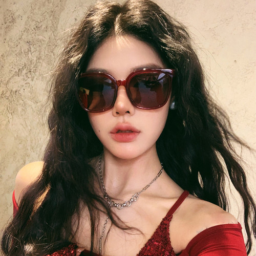 多巴胺大红色度假旅游太阳镜