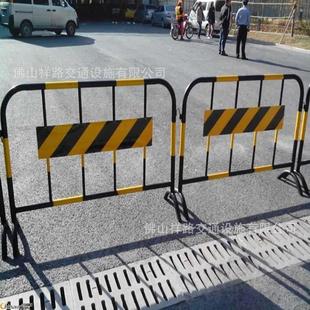 厂家直销黑黄移动铁马护栏道路安全施工围栏市政工地临时防护栏