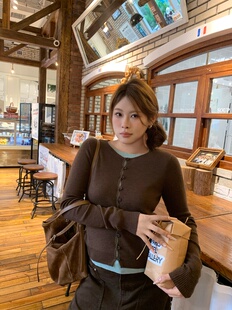 宅宅athome//海盐太妃糖 复古撞色假两件毛衣修身显瘦长袖针织