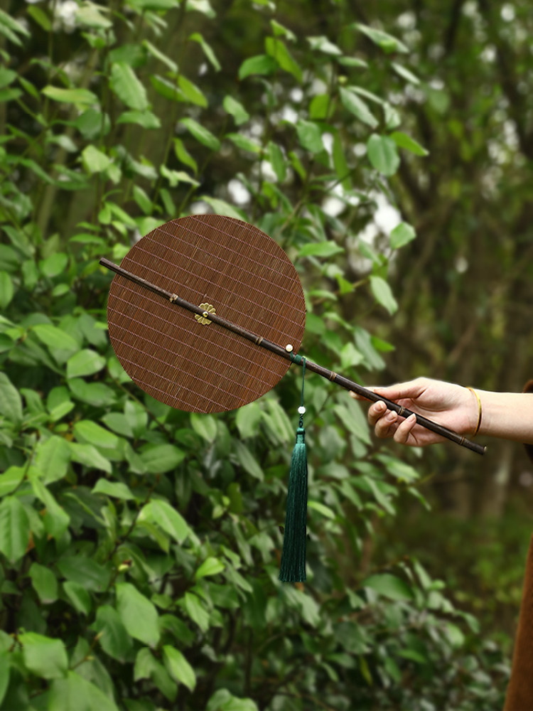 고대 스타일 보라색 대나무 허리 팬 HANFU 둥근 팬 중국 스타일의 긴 손잡이 술 롤 지그재그 팬 클래식 휴대용 허리 팬