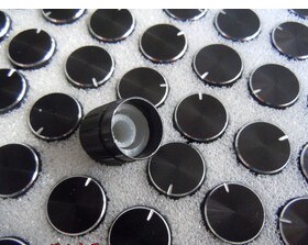 15x13 铝合金旋钮 电位器旋钮 直径15MM  高13MM  黑色铝合金旋钮
