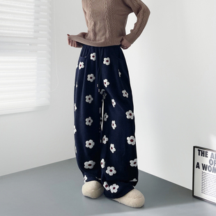 保暖胖mm显瘦加厚不臃肿阔腿裤 女冬季 设计感刺绣小花毛毛卫裤 大码