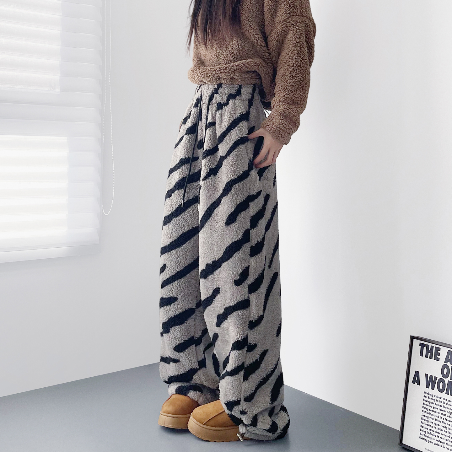 蜜略大码宽松胖MM冬季斑马纹卫裤