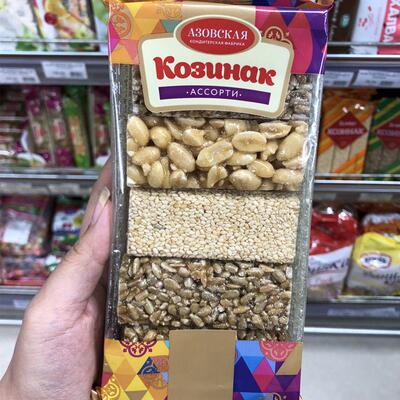 俄罗斯超市进口花生瓜子芝麻什锦糖酥糖香酥牛轧糖传统手工混合糖