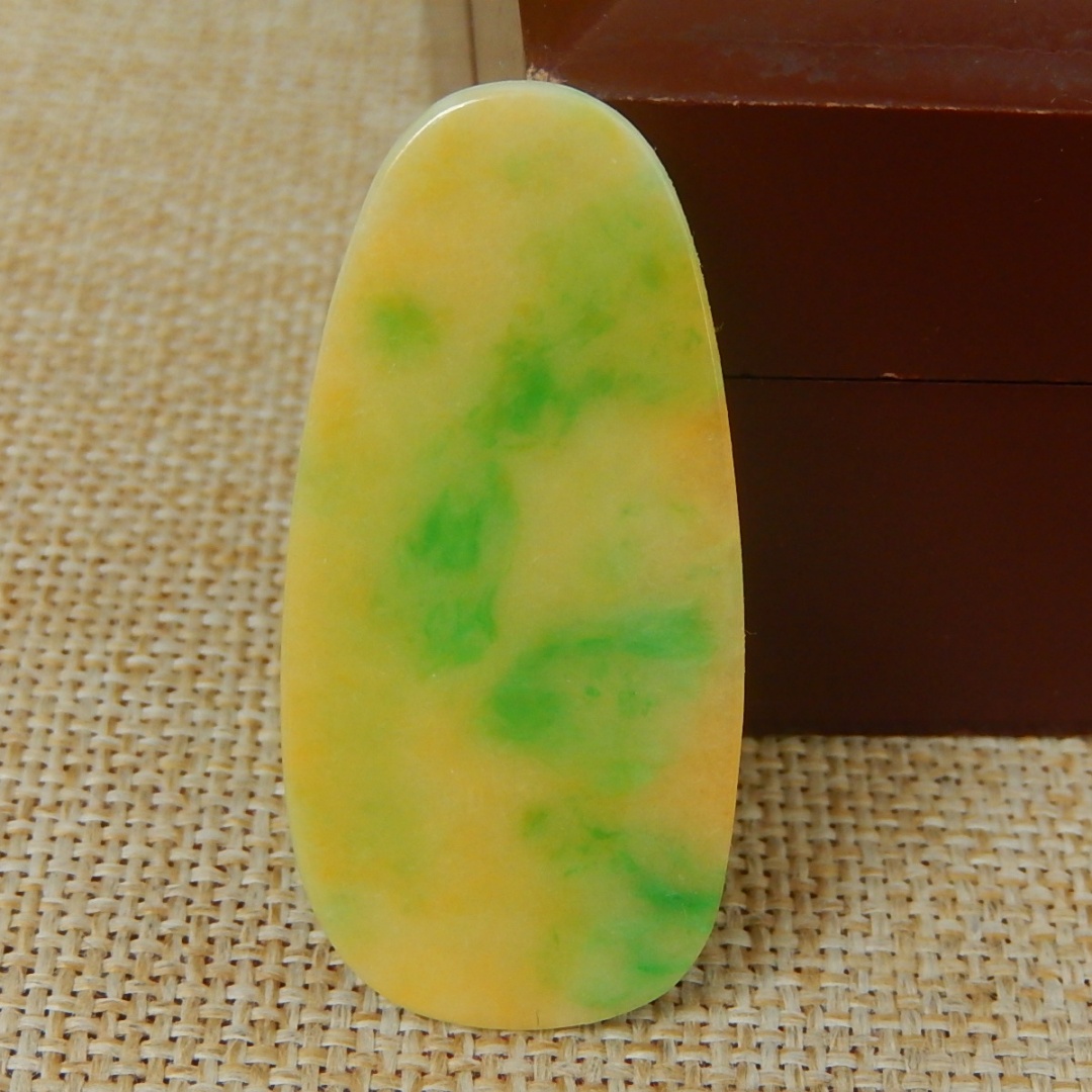 缅甸A货翡翠原石半明料玉石毛料大马坎黄加绿料子边角料挂件K7595