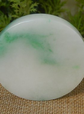 缅甸天然A货翡翠飘绿手镯芯牌子