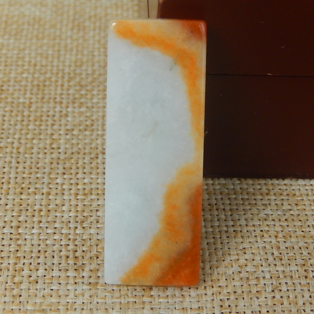 缅甸A货翡翠红翡俏色无事牌挂件