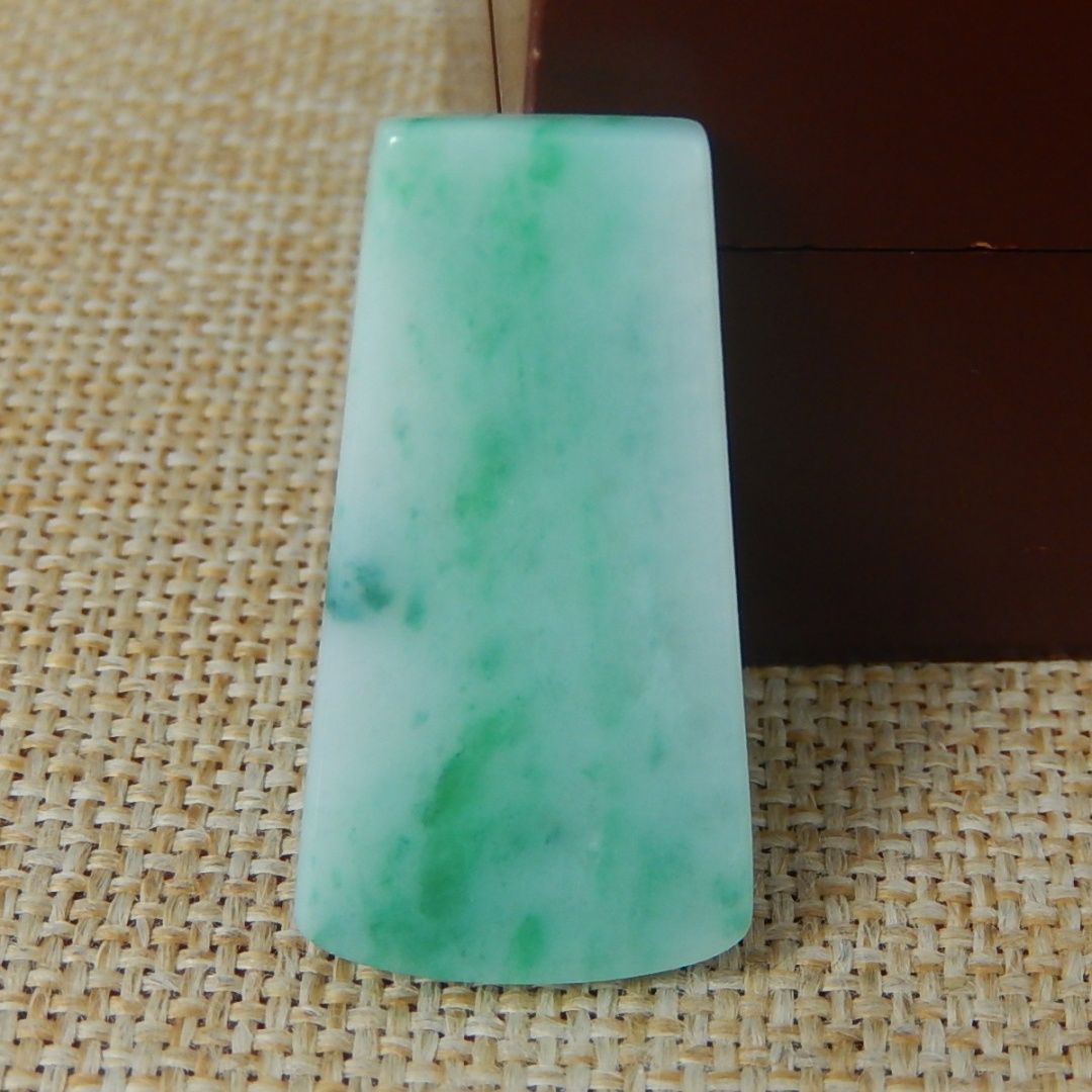 缅甸天然A货翡翠原石半明料玉石冰糯种飘绿片料边角料无事牌K7866