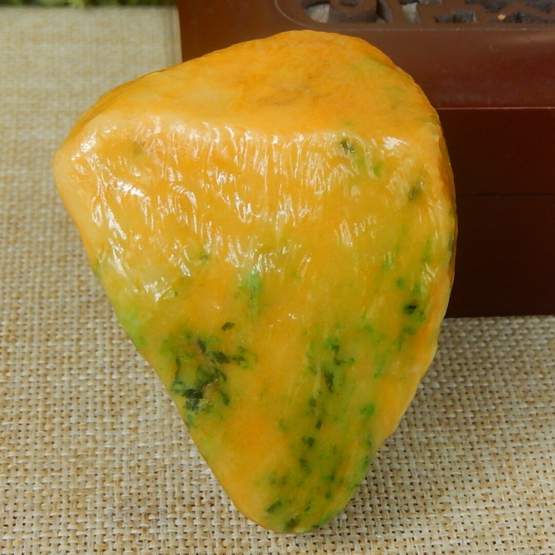 缅甸A货翡翠原石明料玉石毛料大马坎黄加绿边角料手玩件挂件K9633