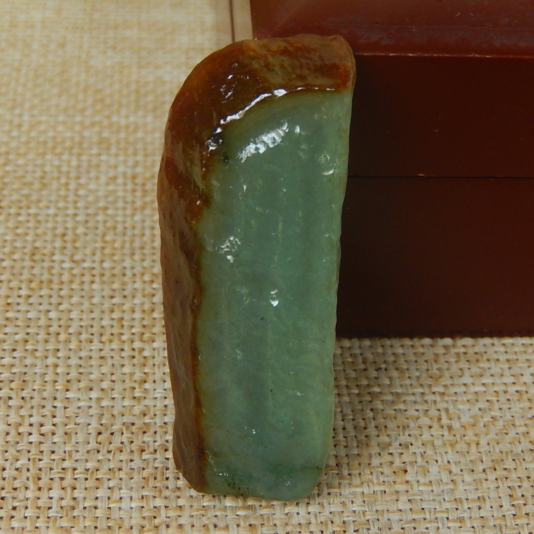 缅甸天然A货翡翠红翡蓝水边角料