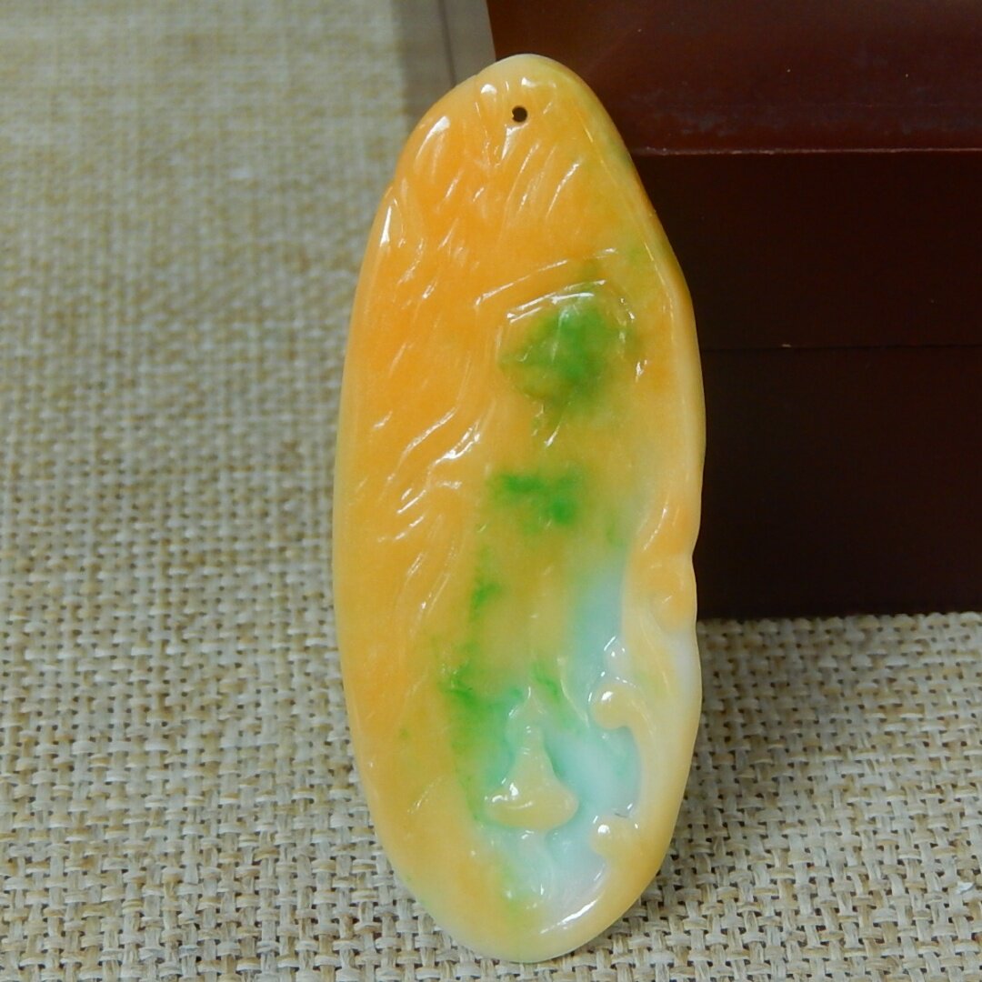 缅甸A货翡翠原石半明料玉石毛料大马坎黄加绿无相佛牌子挂件K9557