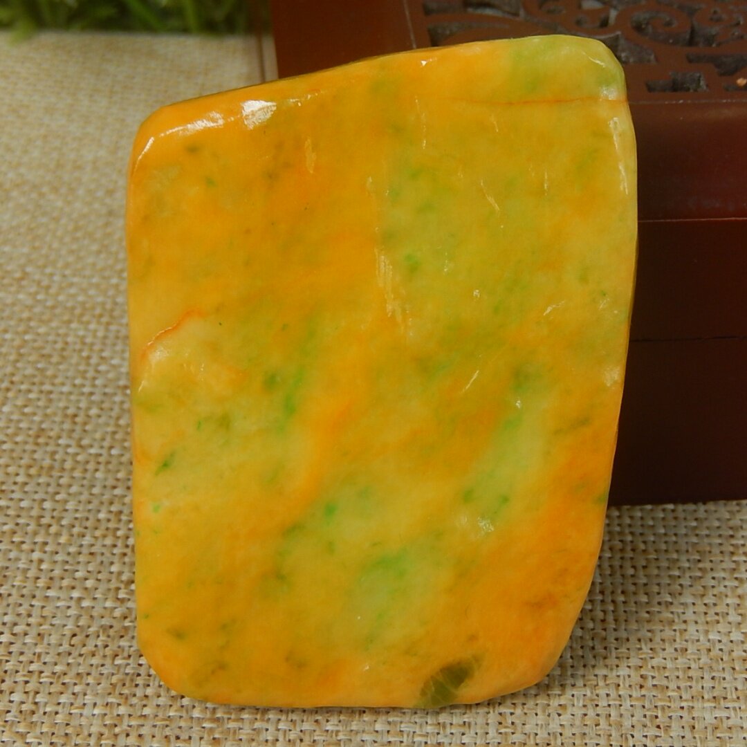 缅甸A货翡翠原石半明料玉石毛料大马坎黄加绿料子边角料挂件K9027