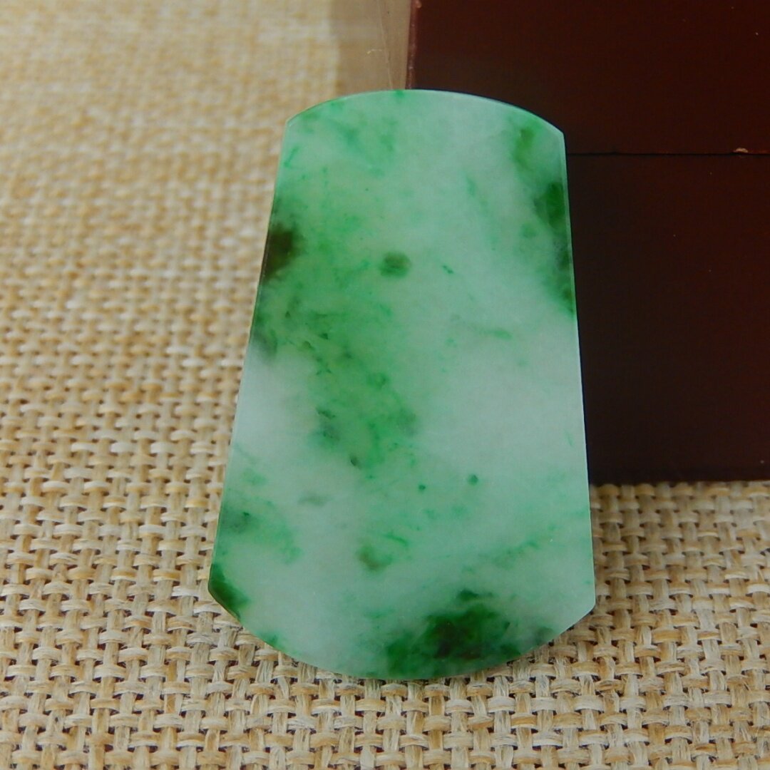 缅甸天然A货翡翠原石半明料玉石冰糯种飘绿片料边角料无事牌K5557