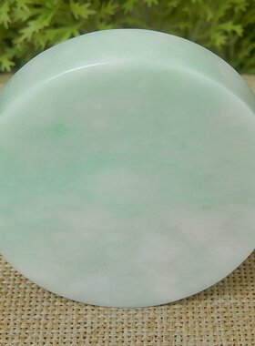 缅甸天然A货翡翠飘绿手镯芯挂件